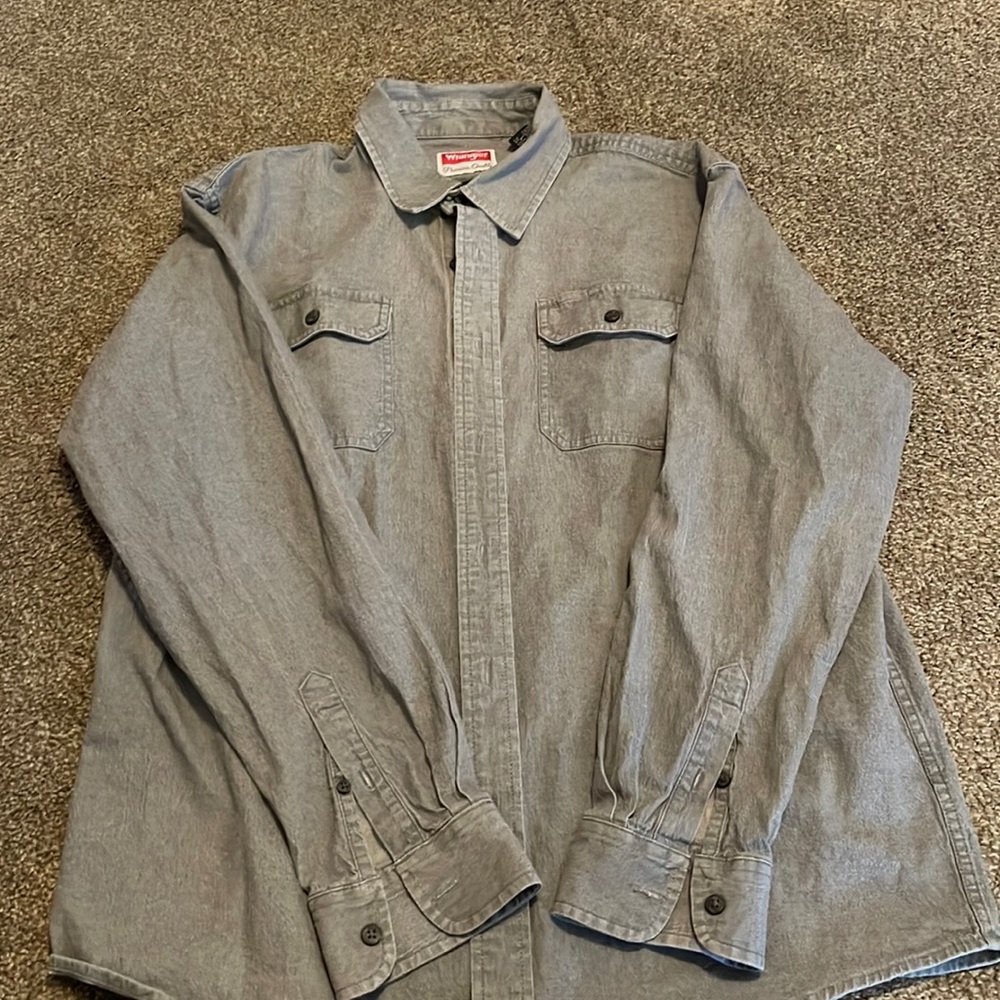 Men’s long sleeve shirt